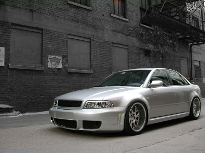 Audi-RS4-Sedan-001(5).jpg