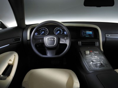 Audi_Nuvolari_quattro_Concept_2003_008.jpg